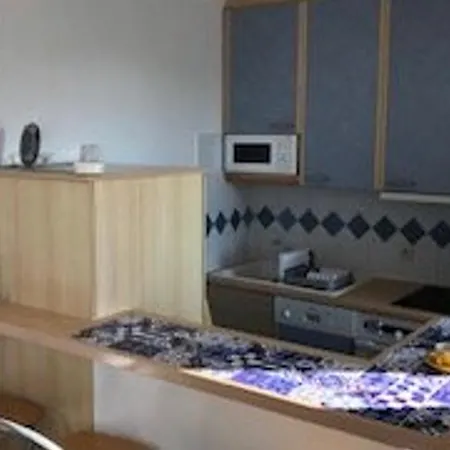 3 Pieces Avec Grande Terrasse A 50m De La Et Commerces, Parking Prive - Fr-1-328-225 La Grande-Motte