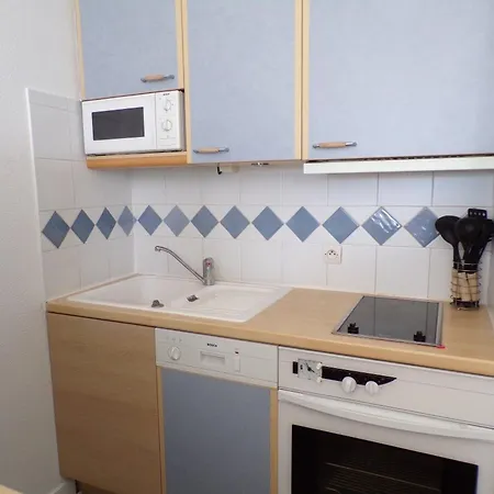 3 Pieces Avec Grande Terrasse A 50m De La Et Commerces, Parking Prive - Fr-1-328-225 Ла-Гранд-Мот